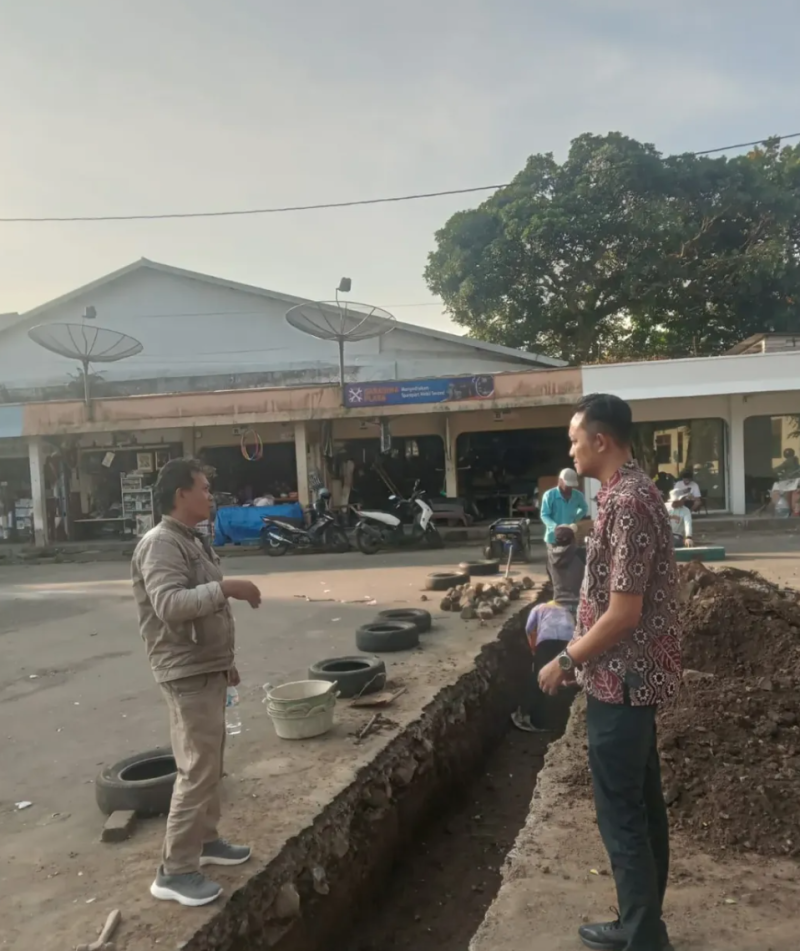 Perbaikan Drainase di Pasar Temanggung Permai